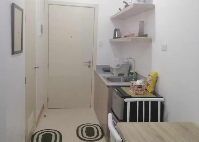 South Pinas, Manila